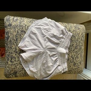 Lululemon tracker short V 4”